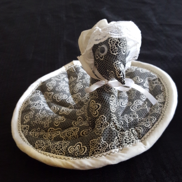 Chicken Pot Holders. - Picture 2 of 5